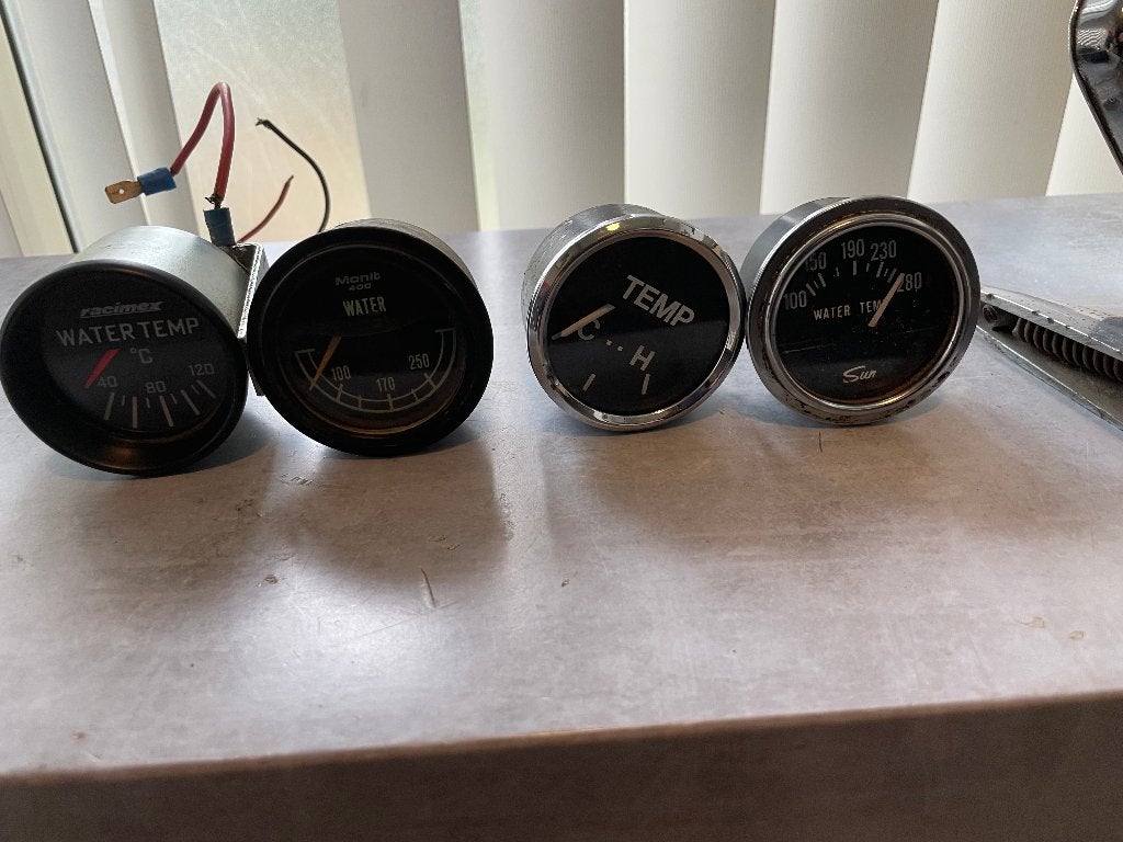 Diversen oldtimer universele dashboard meters / teler, Ophalen of Verzenden, Zo goed als nieuw