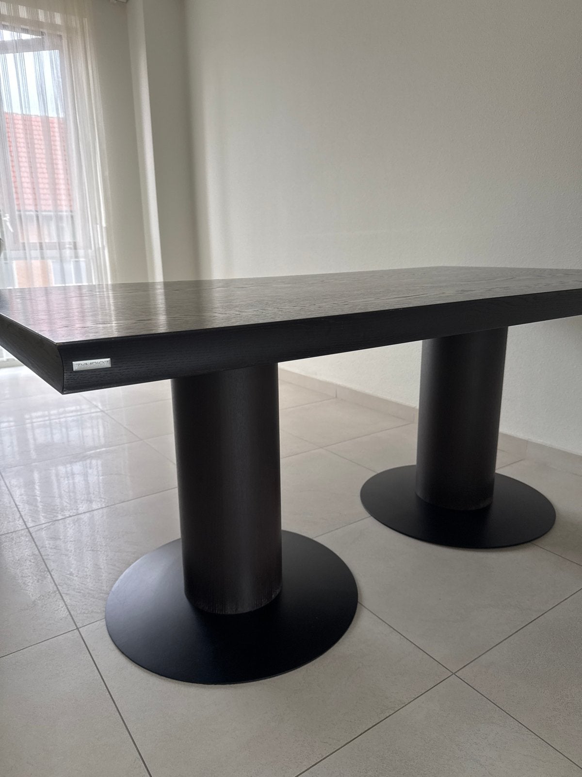 Zymbioz Eettafel - Modern Zwart Hout met Metalen Onderstel, Ophalen, 50 tot 100 cm, Zo goed als nieuw, 150 tot 200 cm