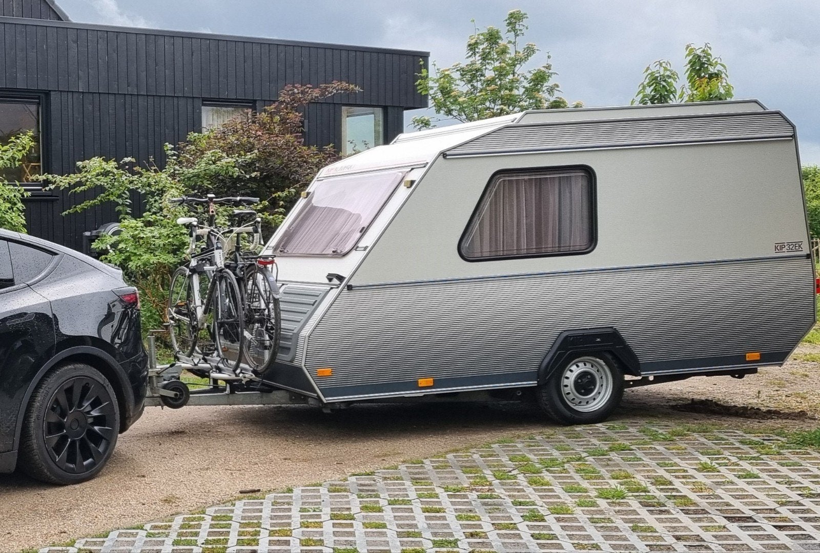 Kip Kompakt 32EK met fietsenrek voor e-bikes en voortent, Caravans en Kamperen, Caravans, Kip, Tot en met 2, Particulier, 500 - 750 kg