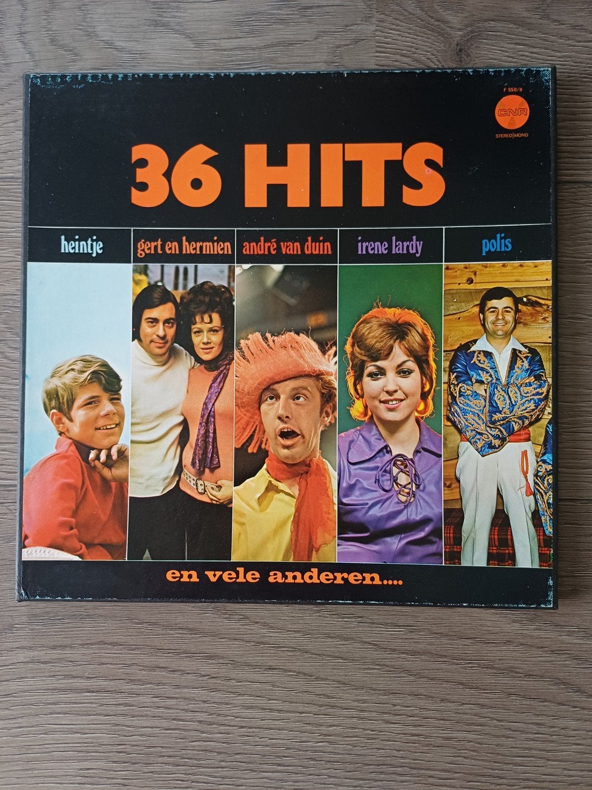 36 HITS - Boek en Plaat (LP), Ophalen of Verzenden, Gebruikt