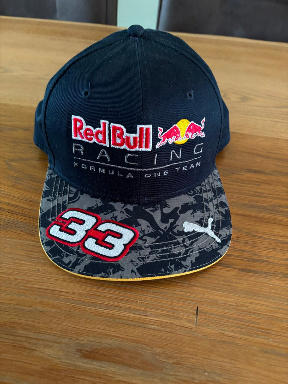 Max Verstappen  Puma Red Bull Racing pet, Ophalen of Verzenden, Zo goed als nieuw, Formule 1