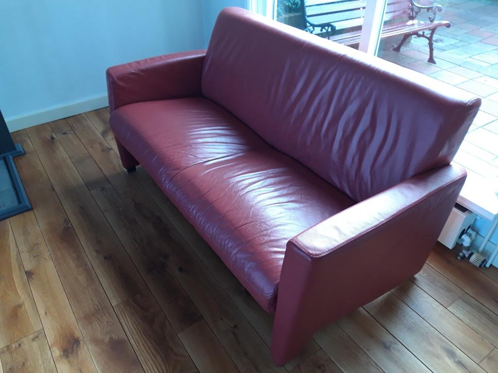 Bank zitbank rood leer vintage meubel, Huis en Inrichting, Banken | Bankstellen, Gebruikt, 150 tot 200 cm, Tweepersoons, Ophalen of Verzenden