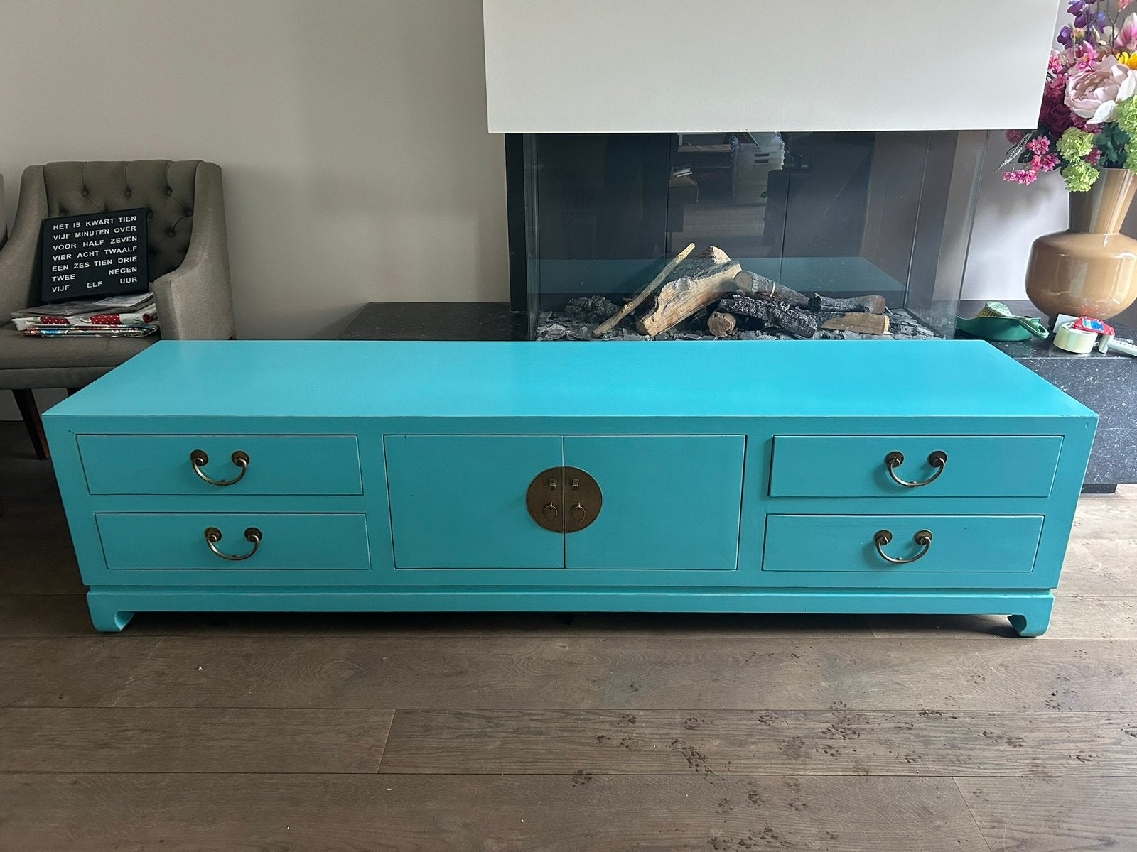 Prachtig turquoise TV meubel met Oosterse details, Ophalen, Gebruikt, 150 tot 200 cm, Minder dan 100 cm