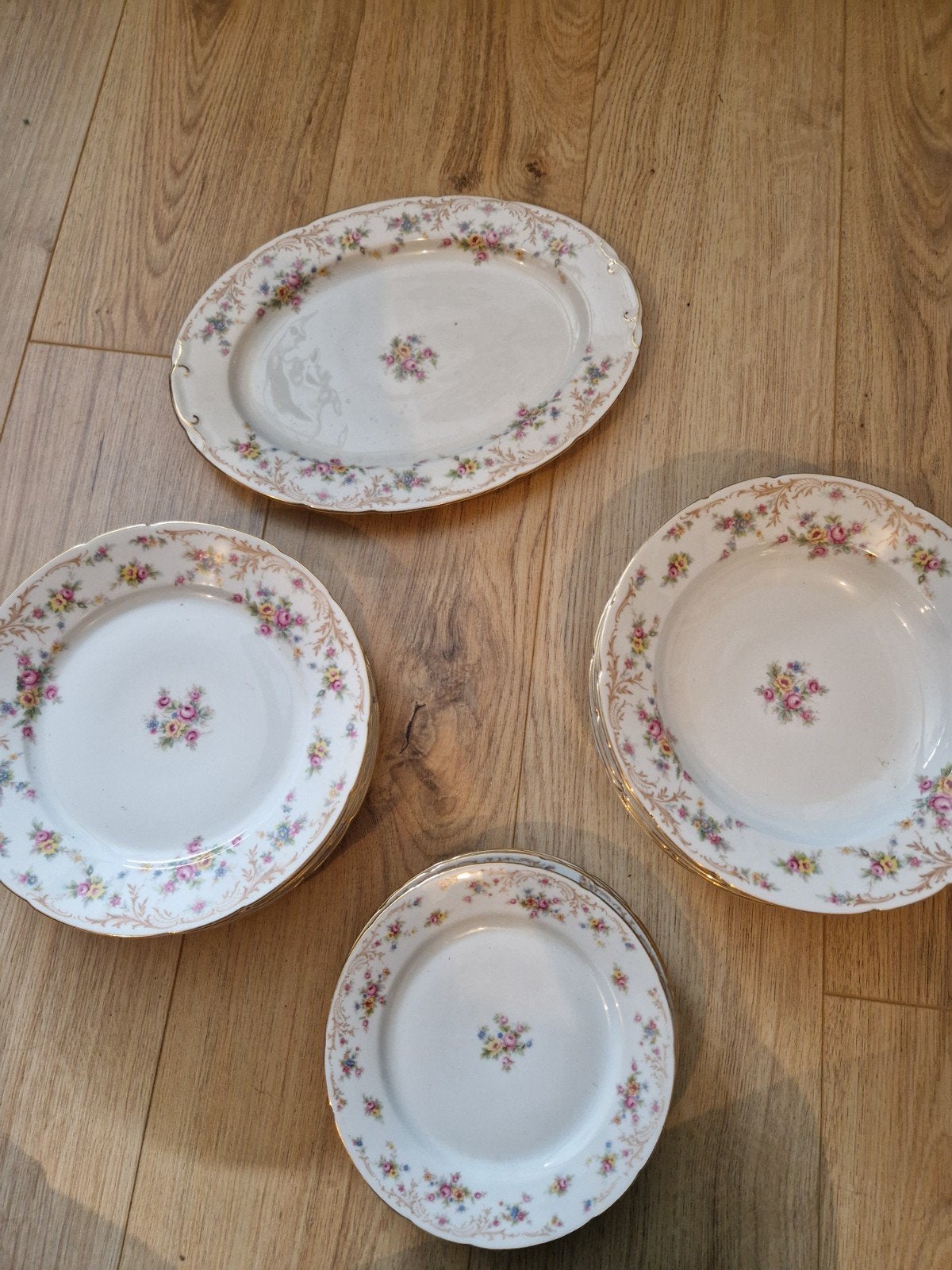 Thun Porselein Servies - Vintage Bloemen en Goud, Ophalen