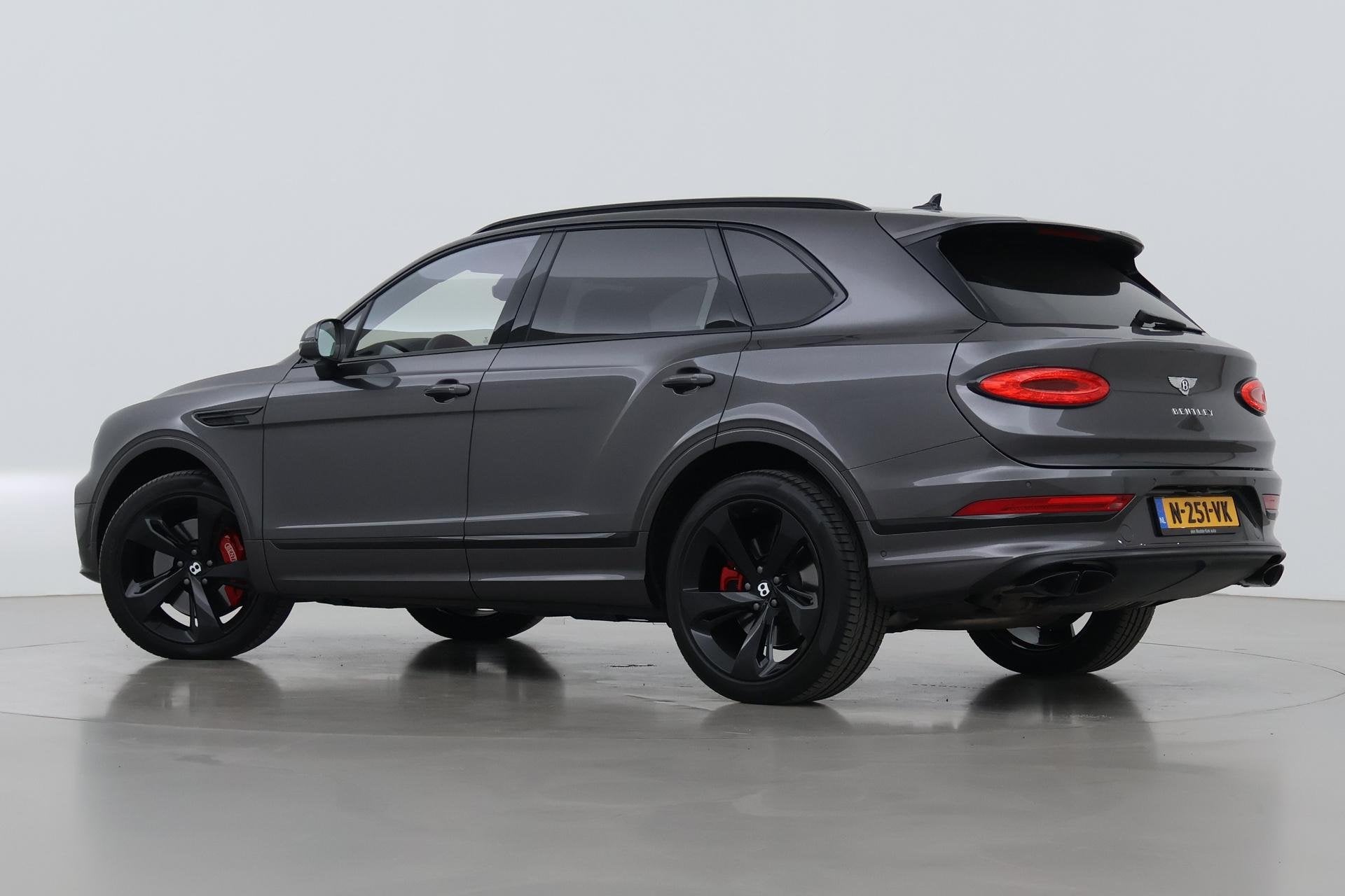 Bentley Bentayga 4.0 V8 | NL-Auto | 22 Inch | Luchtvering |, Auto's, Bentley, Automaat, Bentayga, Stof, Gebruikt