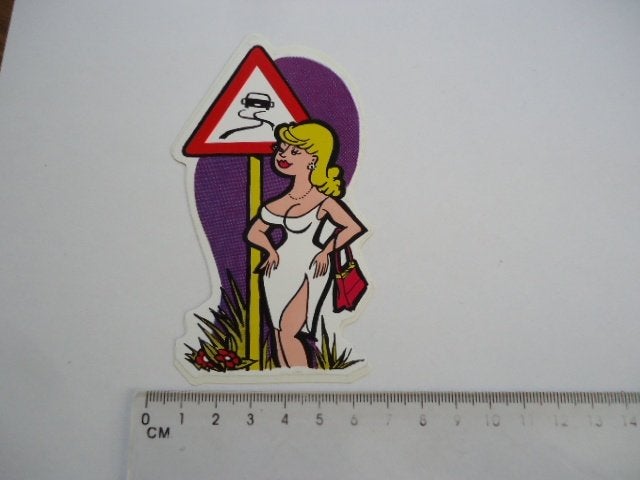 sticker oud PINUP GEVAAR ! strip pop art auto kermis pin up, Verzenden, Zo goed als nieuw, Bedrijf of Vereniging