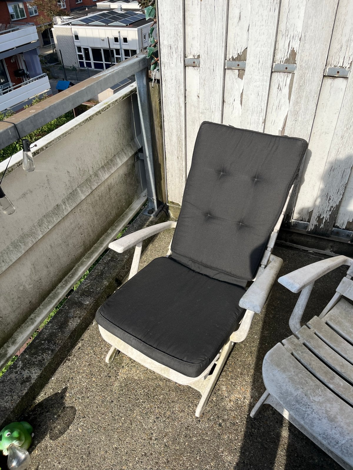 Set van 4 tuinstoelen met zwarte kussens, Ophalen, Gebruikt, Kunststof