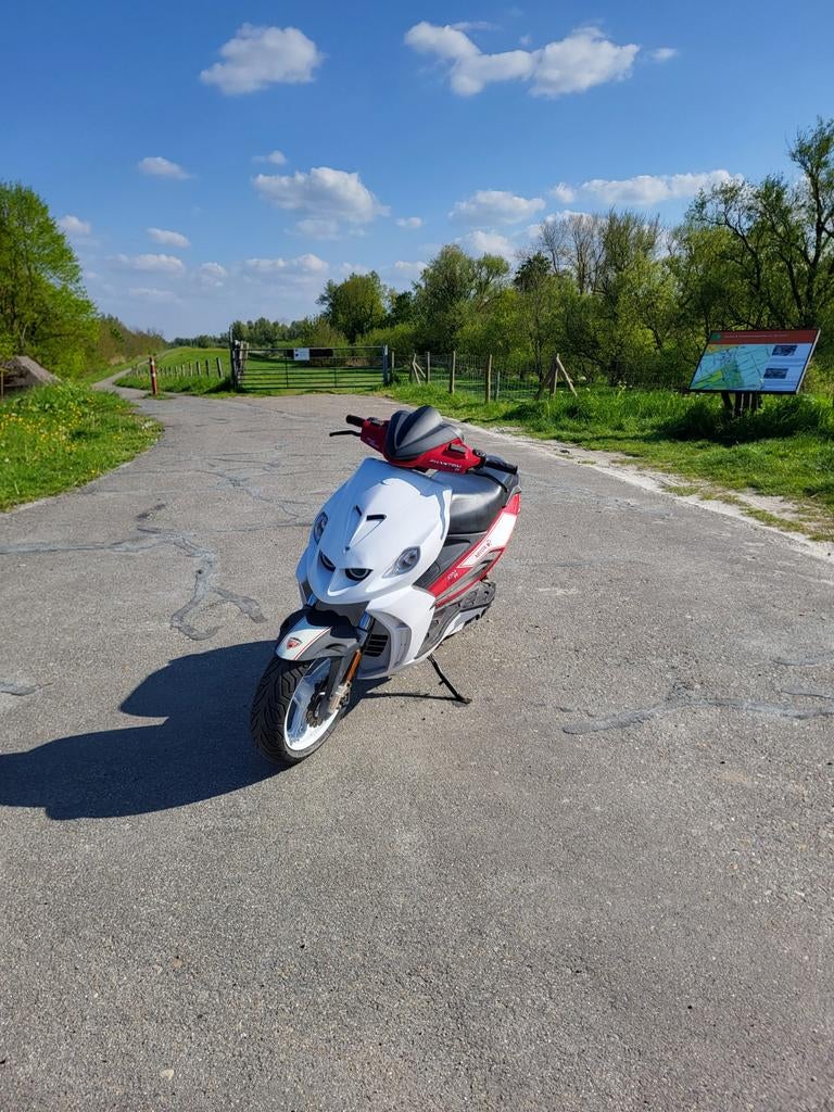 Malaguti phantom f12r, Ophalen of Verzenden, Benzine