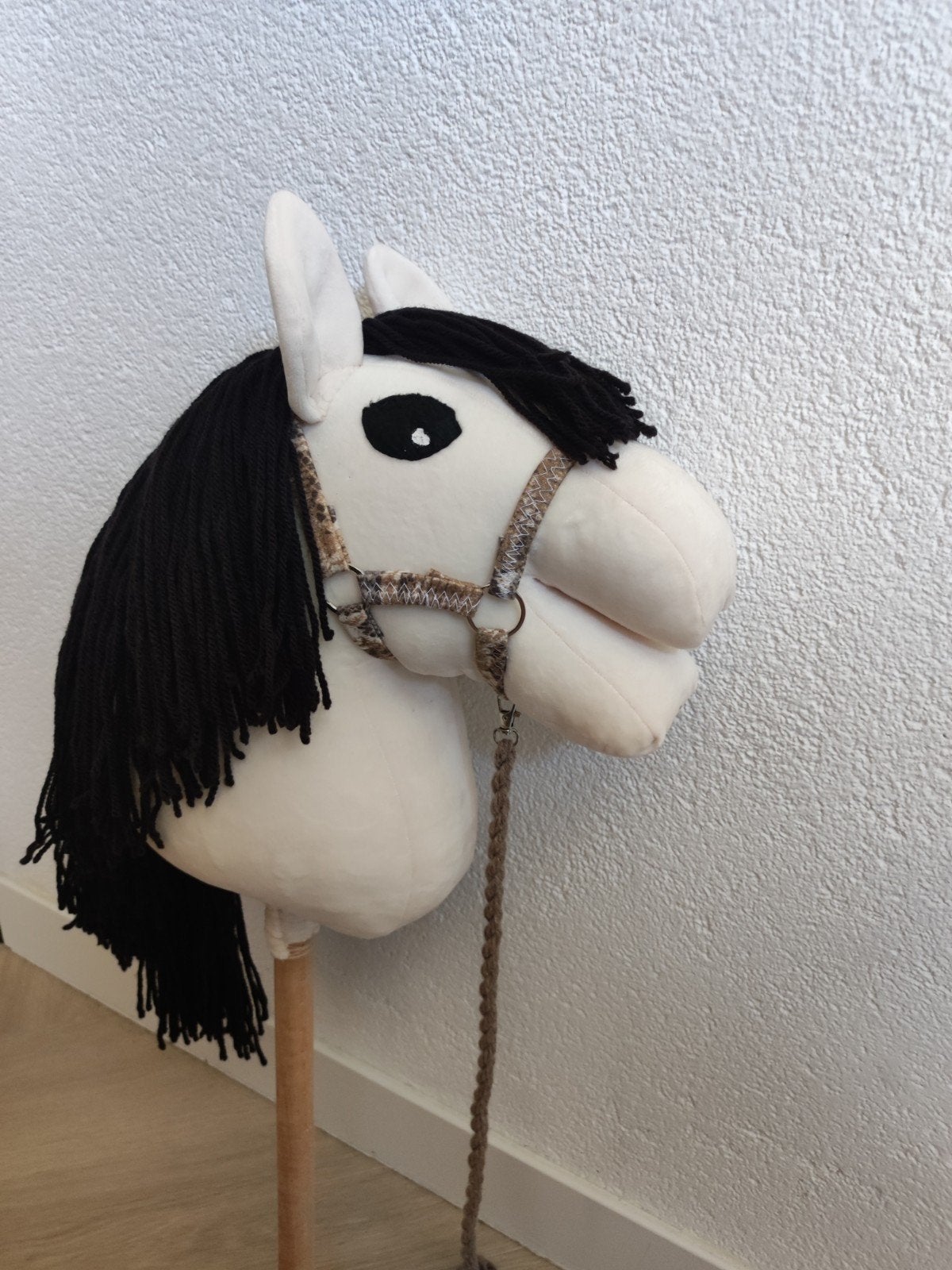Hobbyhorse wit met zwart haar en halster, Ophalen of Verzenden, Nieuw, Jongen of Meisje
