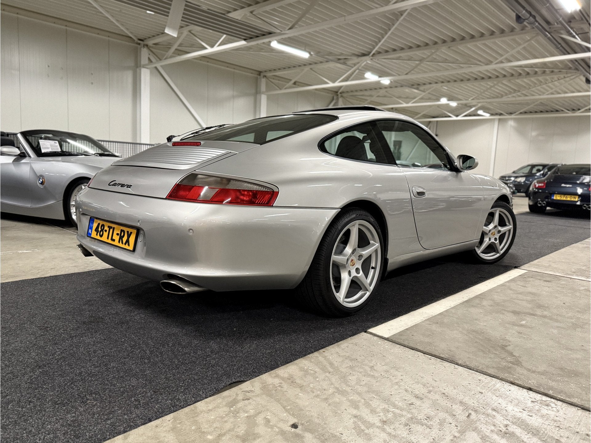 Porsche 911 [996.2] 3.6 Carrera Coupé Aut. l PCCM Plus met, Automaat, Achterwielaandrijving, Zwart, Automatische klimaatregeling