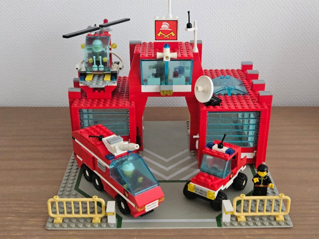 Brandweerkazerne - Classic Town - Lego nr. 6389, Kinderen en Baby's, Speelgoed | Duplo en Lego, City, Lego, Ophalen of Verzenden
