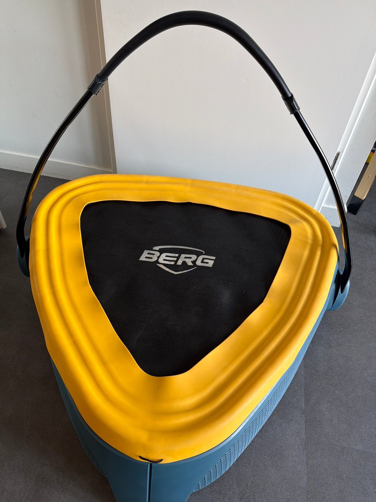 BERG Hoppaa Trampoline - Geel/Zwart, Kinderen en Baby's, Speelgoed | Buiten | Trampolines, Ophalen, Zo goed als nieuw