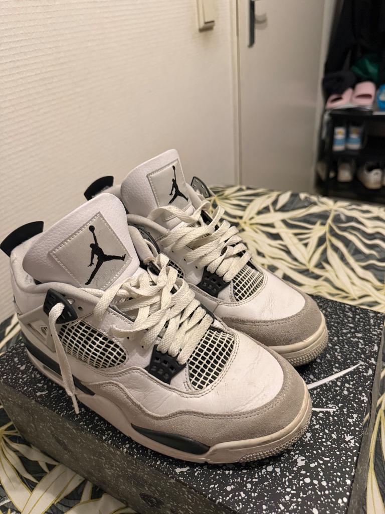 jordan 4 military black Maat 44, Zwart, Ophalen of Verzenden, Sneakers of Gympen, Gedragen