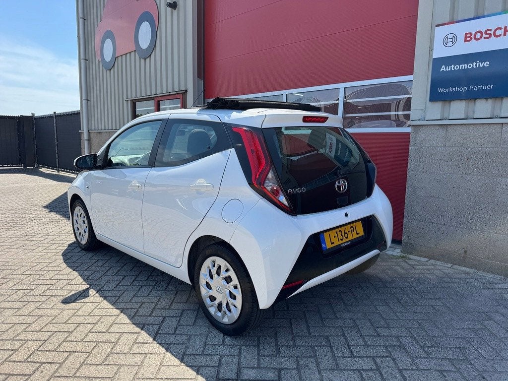 Toyota Aygo 1.0 VVT-i x-play cabrio, Carplay, Camera, Blueto, Voorwielaandrijving, Stof, Gebruikt, Cabriolet