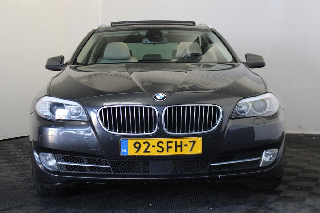 BMW 5 Serie Touring 535i High Executive (bj 2010, automaat), Euro 5, Achterwielaandrijving, Gebruikt, Beige