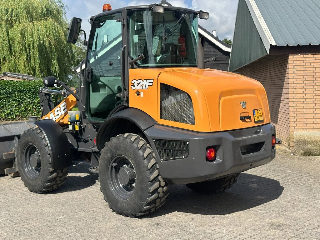 Case 321F (bj 2017), Wiellader of Shovel