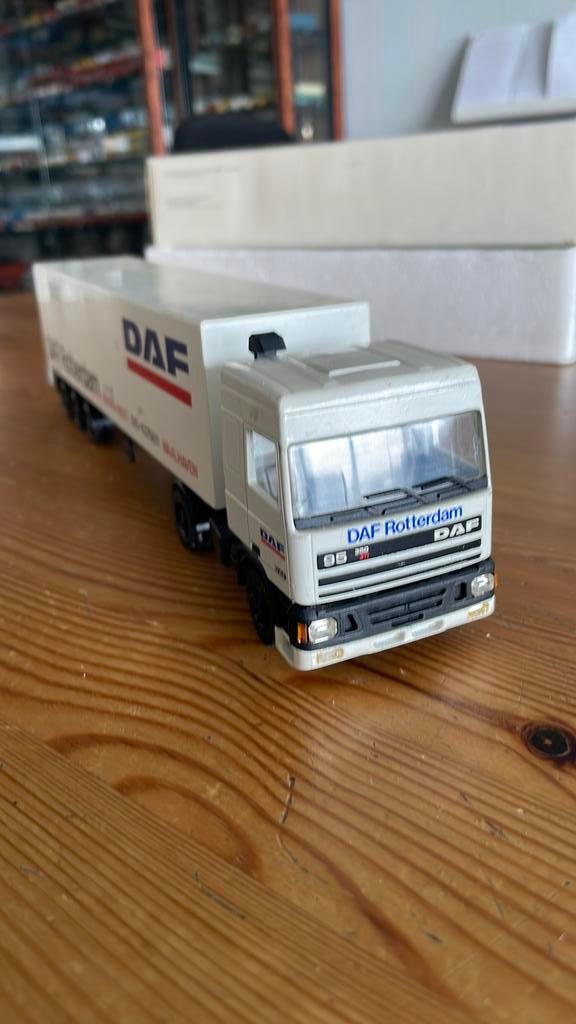 Daf 95 350 Ati truck met oplegger “Daf Rotterdam”, Hobby en Vrije tijd, Modelauto's | 1:50, Ophalen of Verzenden, Zo goed als nieuw