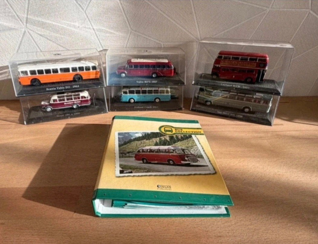 Verzameling modelbussen met Bus Collection boek, Ophalen, Gebruikt, Overige typen