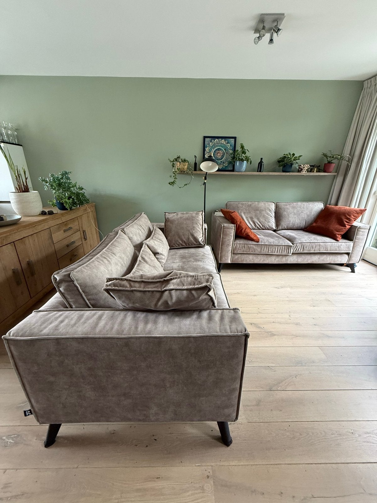 2x Goossens Wonen Banken - Velours Sandkleur - Z.G.A.N., Ophalen, Minder dan 75 cm, 150 tot 200 cm, Tweepersoons