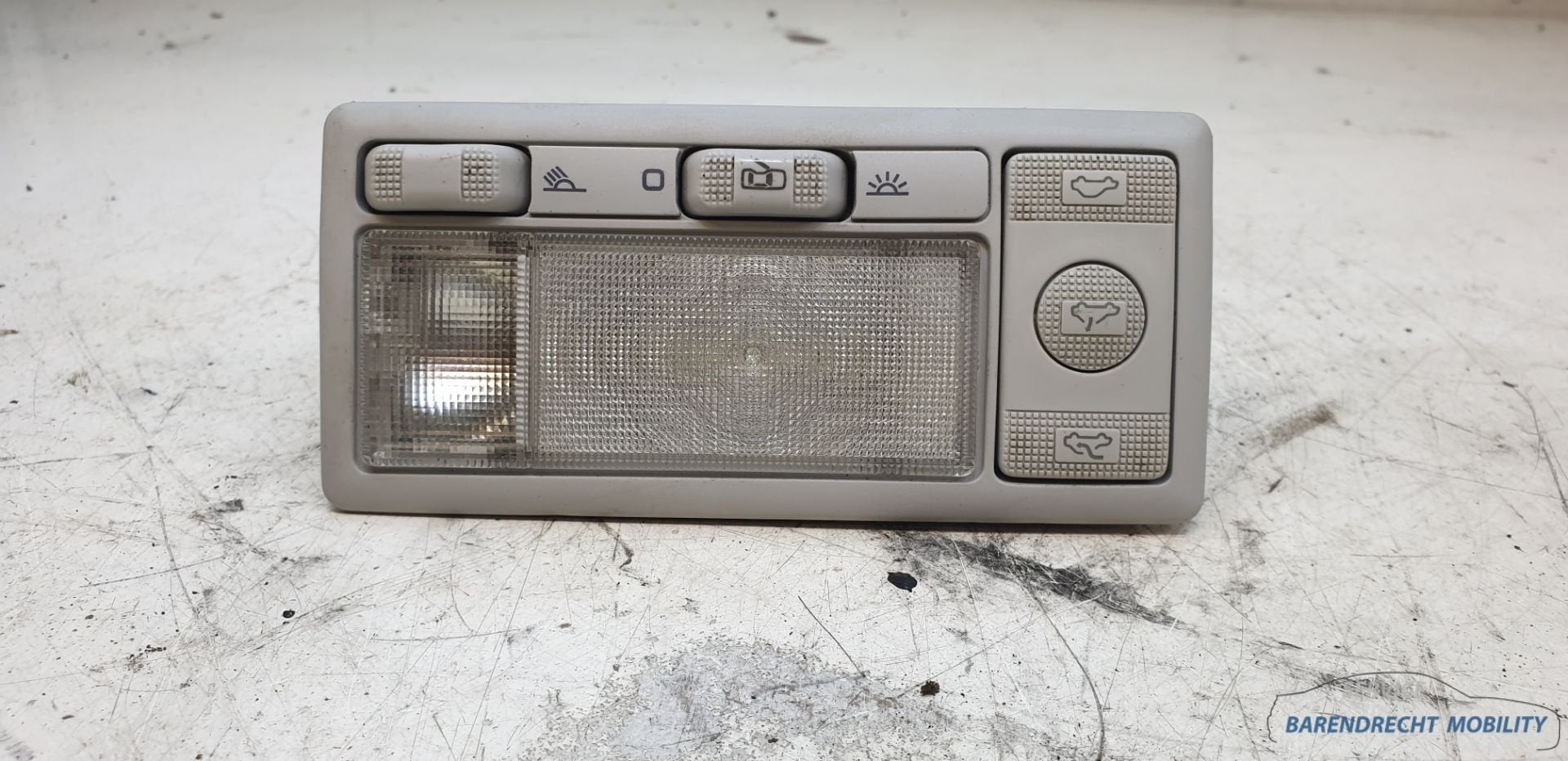 Binnenverlichting Golf III Volkswagen schuifdak 1H0959728 or, Gebruikt, Volkswagen, Volkswagen AG, Berliner Ring 2
38440  Wolfsburg, DE