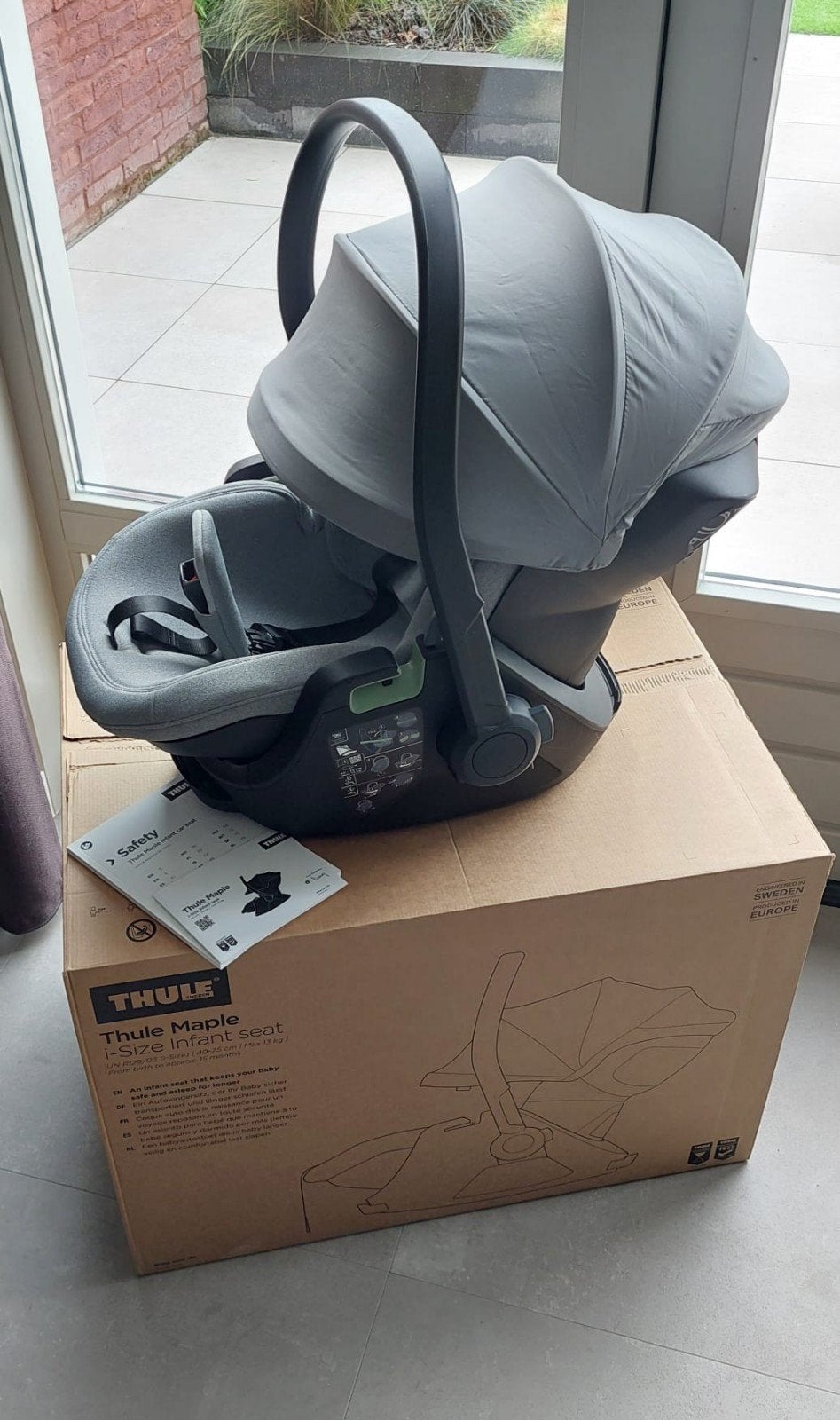Thule Maple i-Size light grey, Ophalen of Verzenden, Zo goed als nieuw