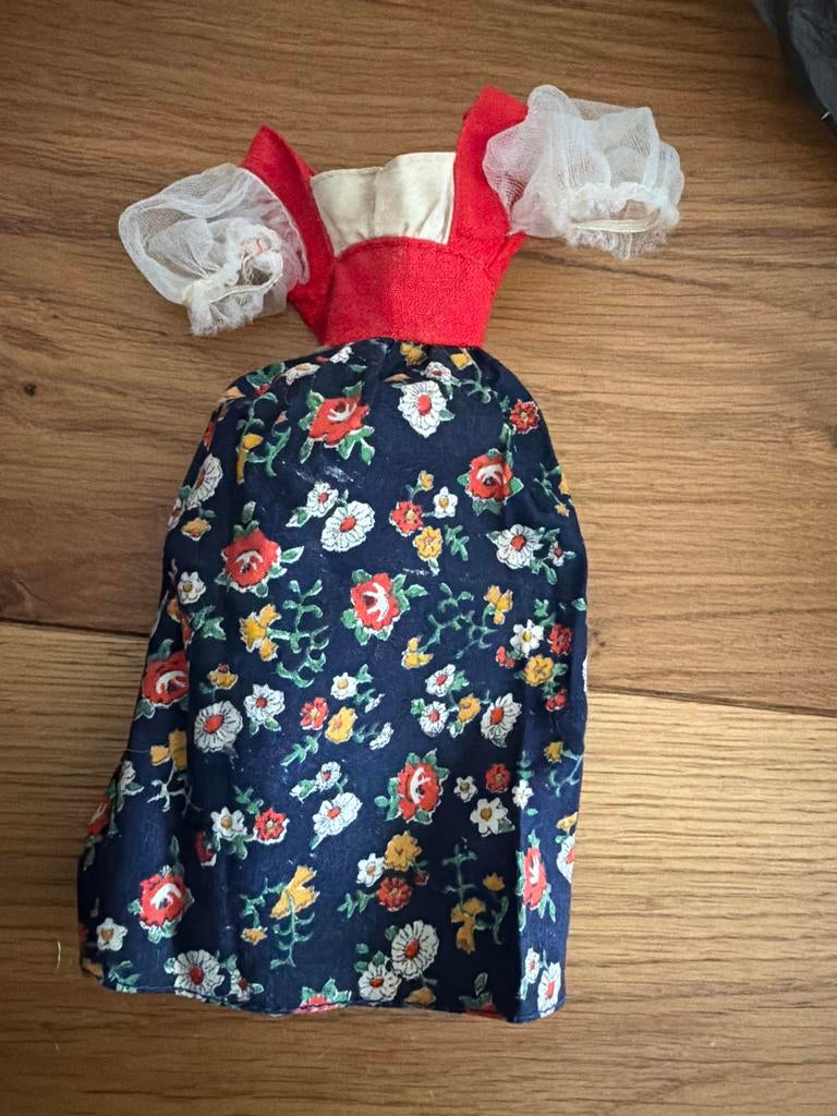 Vintage Barbie jurk jaren 70. #7755, Kinderen en Baby's, Speelgoed | Poppen, Ophalen of Verzenden, Gebruikt, Barbie