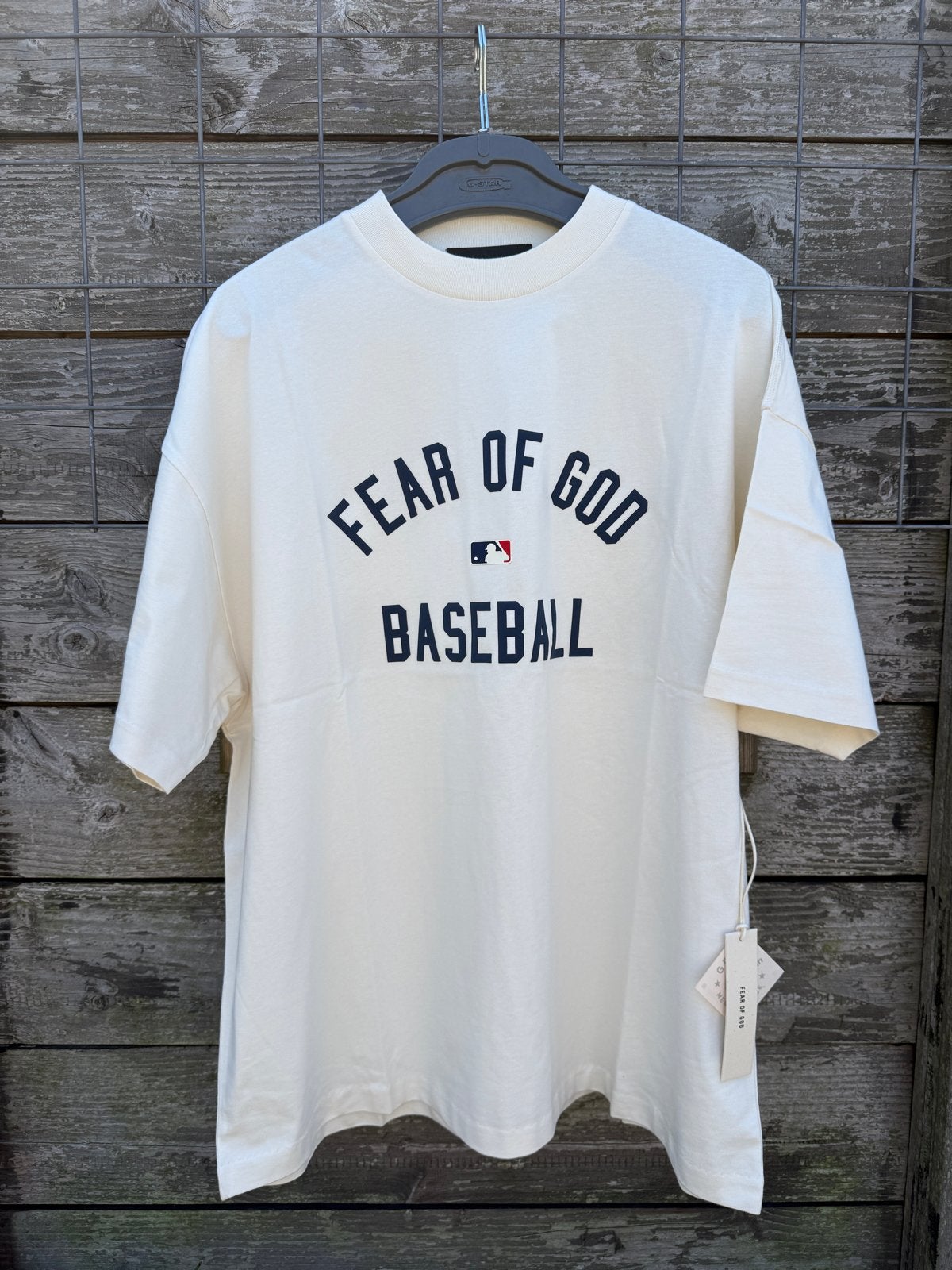NIEUW Fear of God Essentials Baseball T-shirt - Maat M, Verzenden, Nieuw, Maat 48/50 (M), Beige