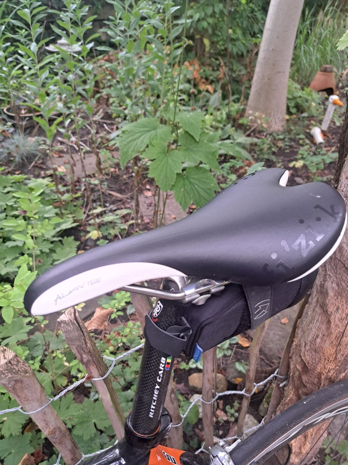2 zadels te koop, Fizik Aliante Gamma K:ium 140 mm, Ophalen of Verzenden, Zadel