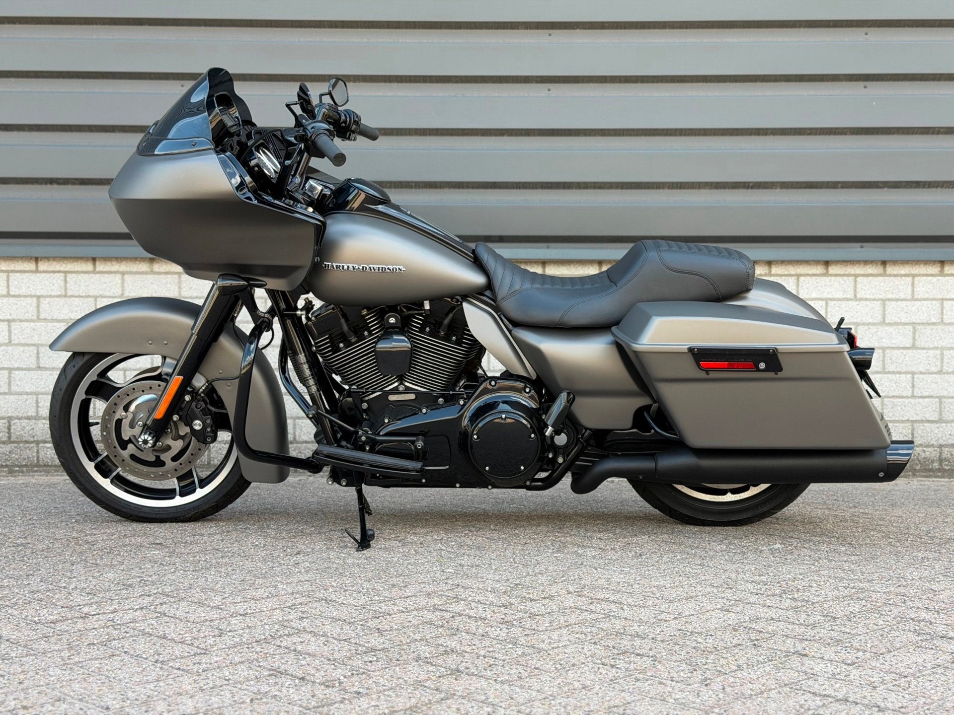 Harley Davidson FLTRX Road Glide 103 Black out / Gray TOPSTA, Motoren, 1688 cc, Bedrijf, Meer dan 35 kW, Overig
