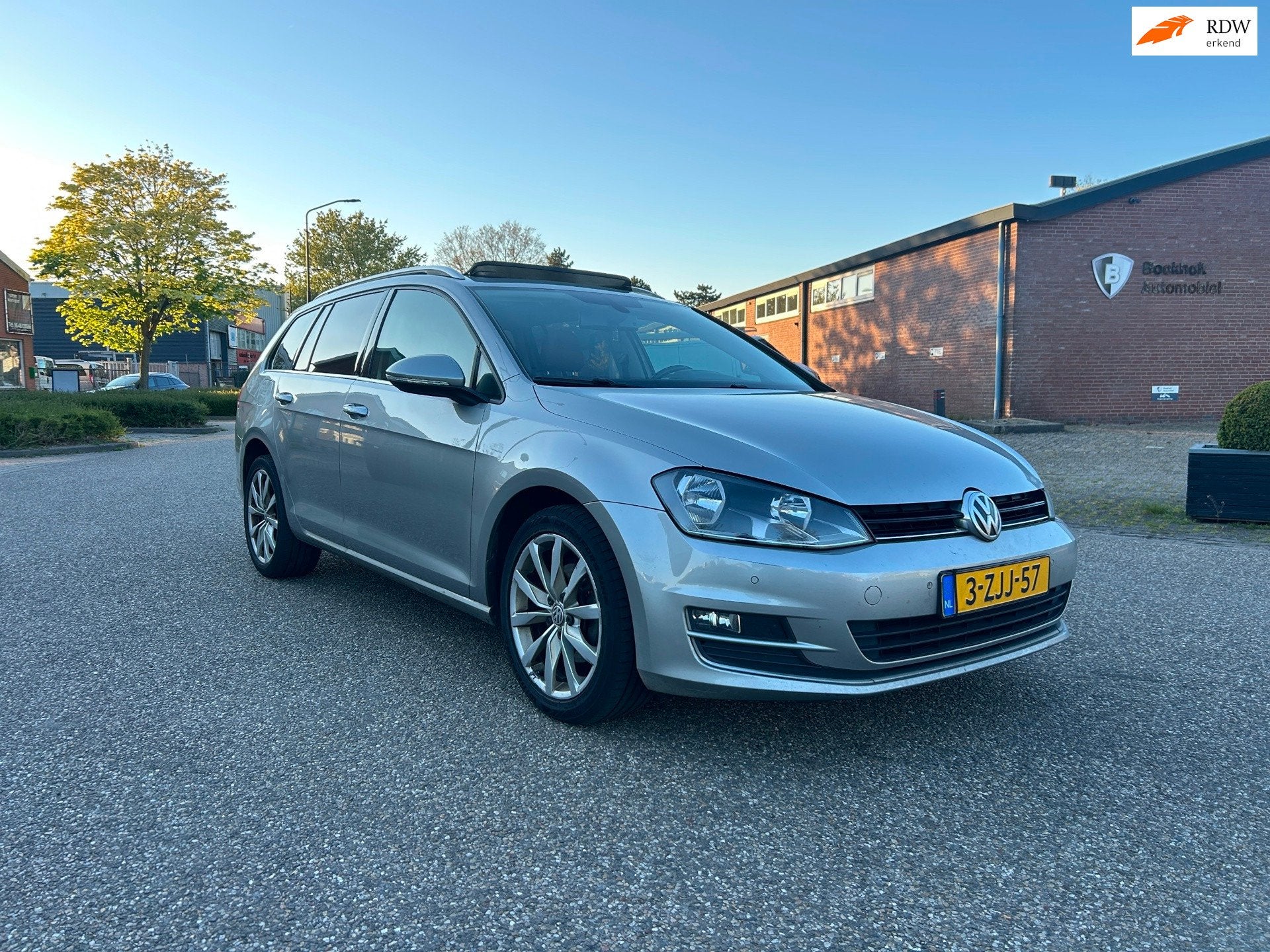 Volkswagen Golf Variant 1.6 TDI Business Edition R DSG Euro, Euro 6, 4 cilinders, 700 kg, Leder en Stof