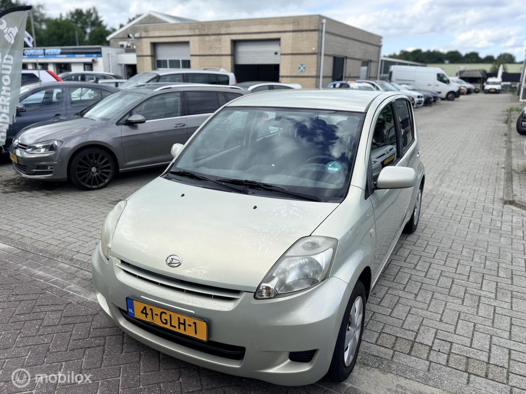 Daihatsu Sirion 2 1.0-12V Premium, Auto's, Voorwielaandrijving, Gebruikt, Elektrische ramen, Beige
