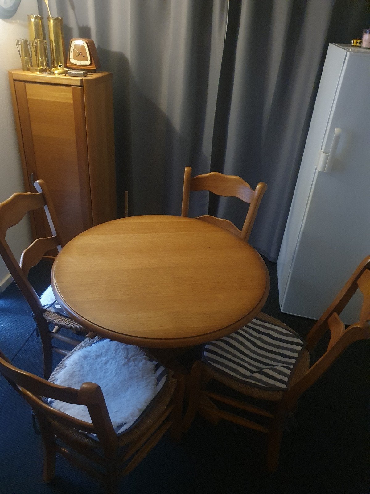 Ronde houten eettafel met 4 stoelen, Gebruikt, 50 tot 100 cm, Rond, Landelijk