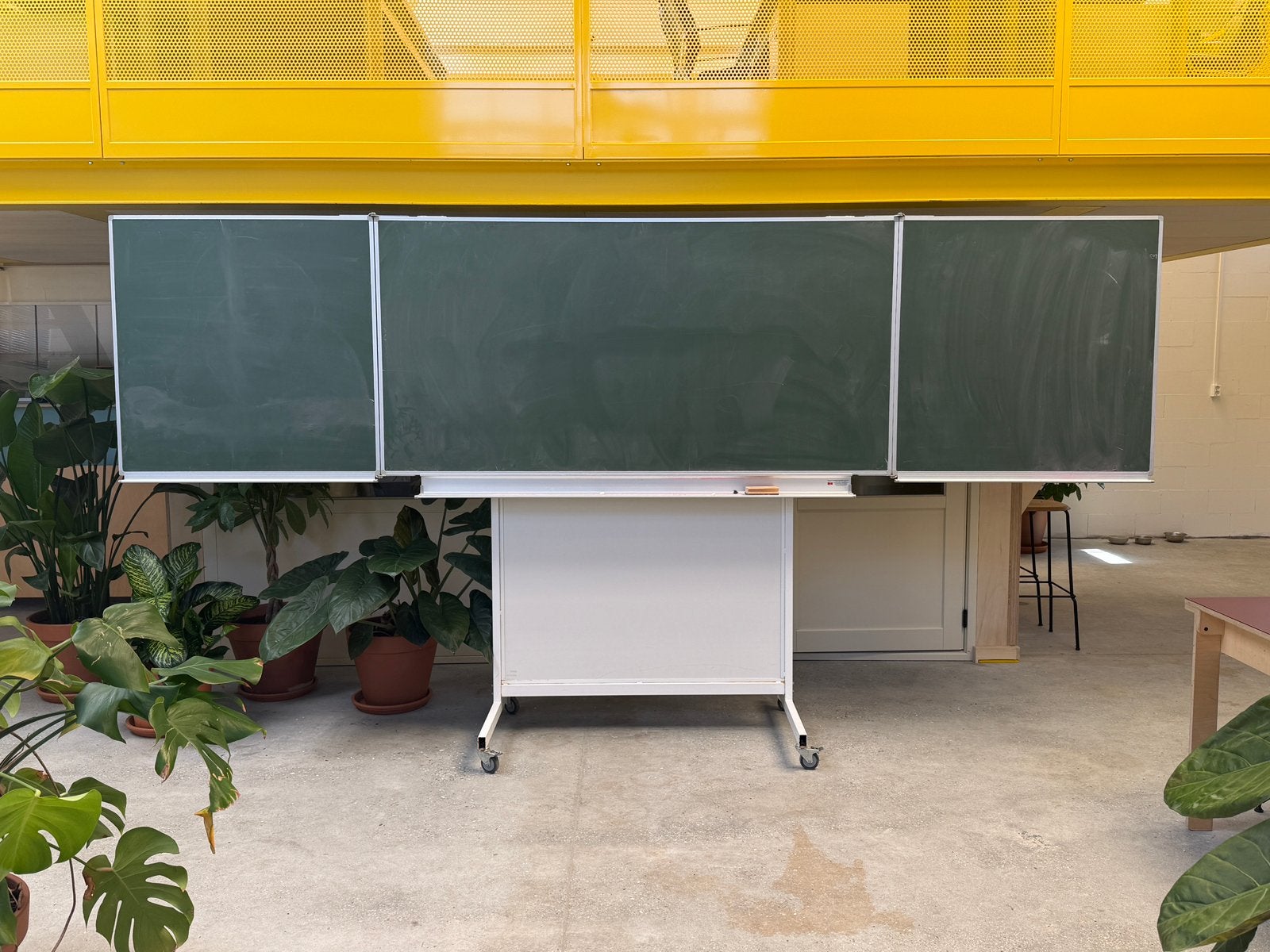 Groot vijfvlaks schoolbord krijtbord – verstelbaar 4 meter, Diversen, Schoolborden, Ophalen, Mobiel, Gebruikt, Krijtbord