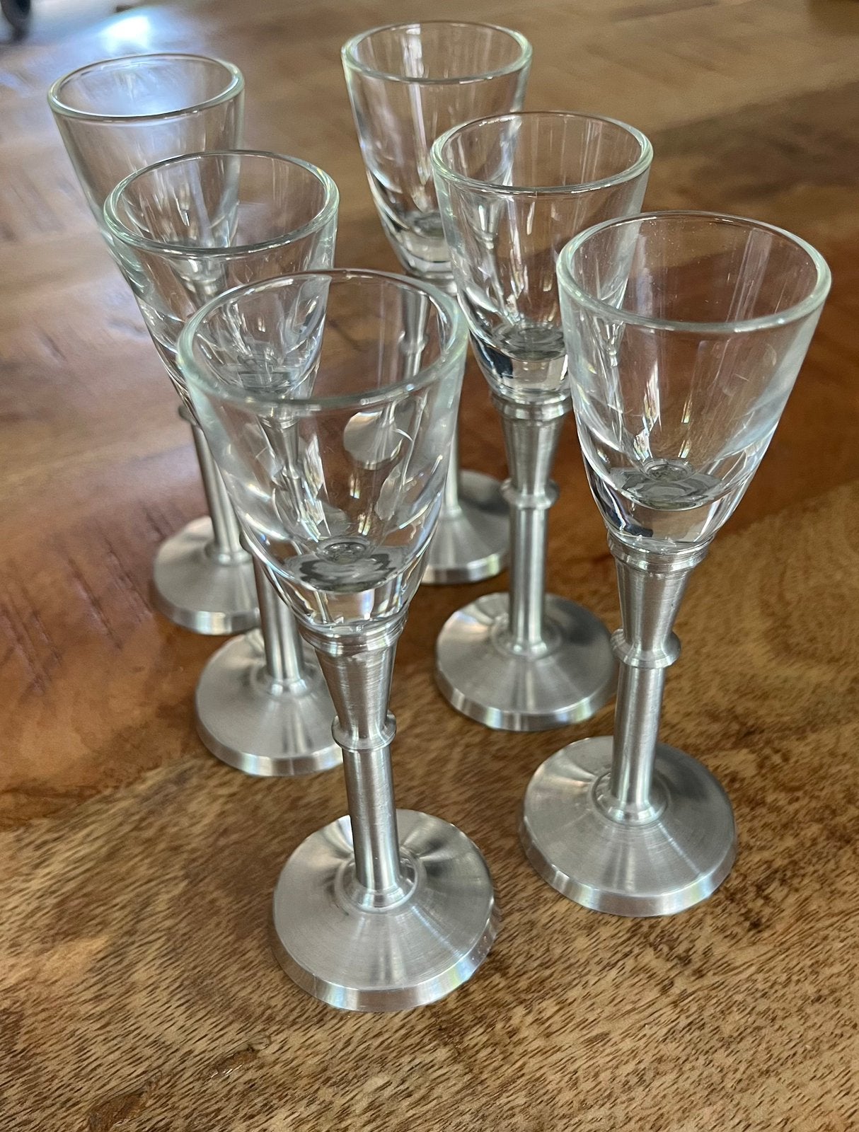 6 glaasjes op tinnenvoetje Aabenraa Tinsmedie Danmark, Ophalen of Verzenden, Zo goed als nieuw, Borrel- of Shotglas