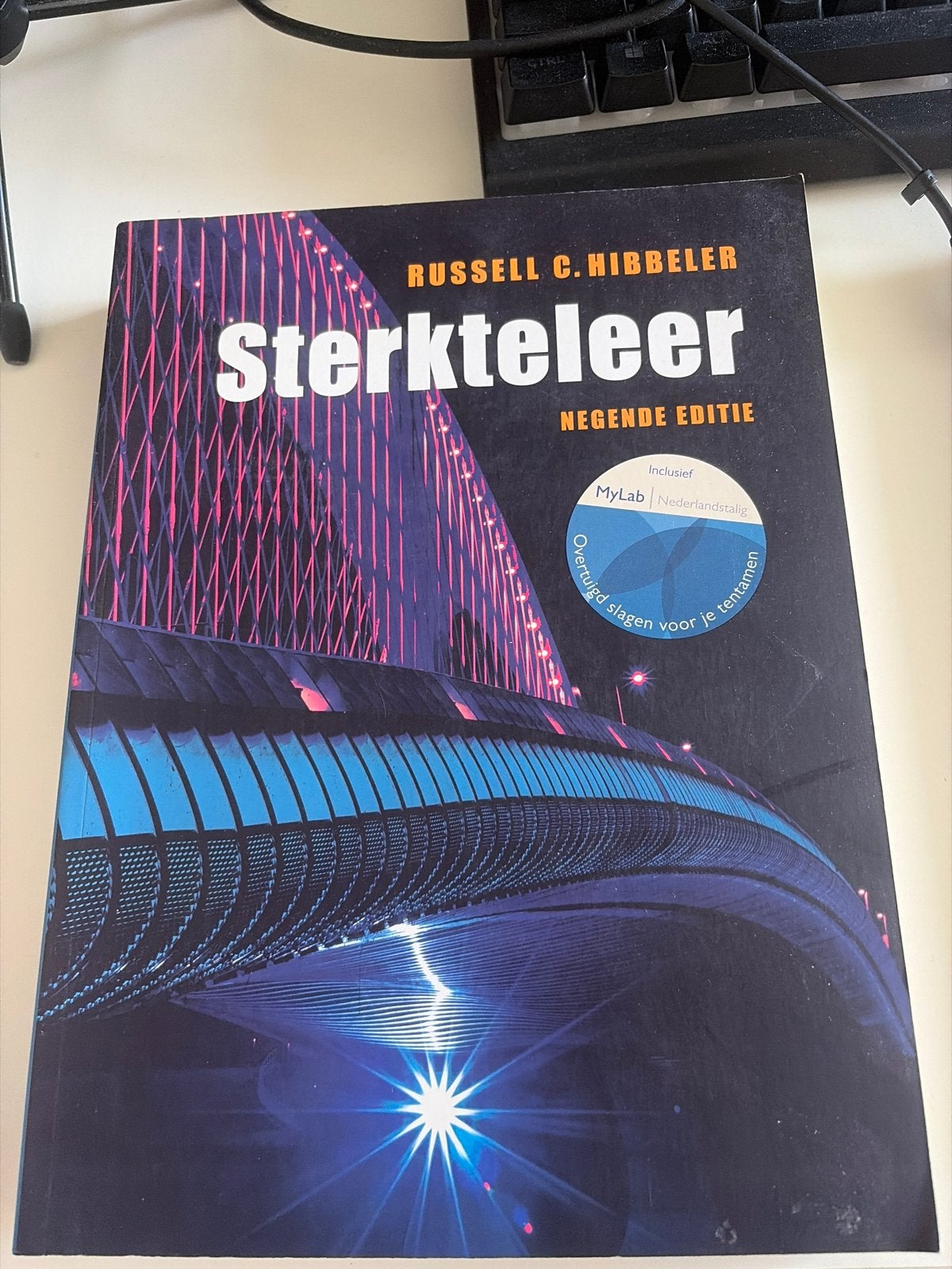 Russell C. Hibbeler - Sterkteleer - 9789043034067, Boeken, Ophalen of Verzenden, Zo goed als nieuw, Russell C. Hibbeler, Nederlands