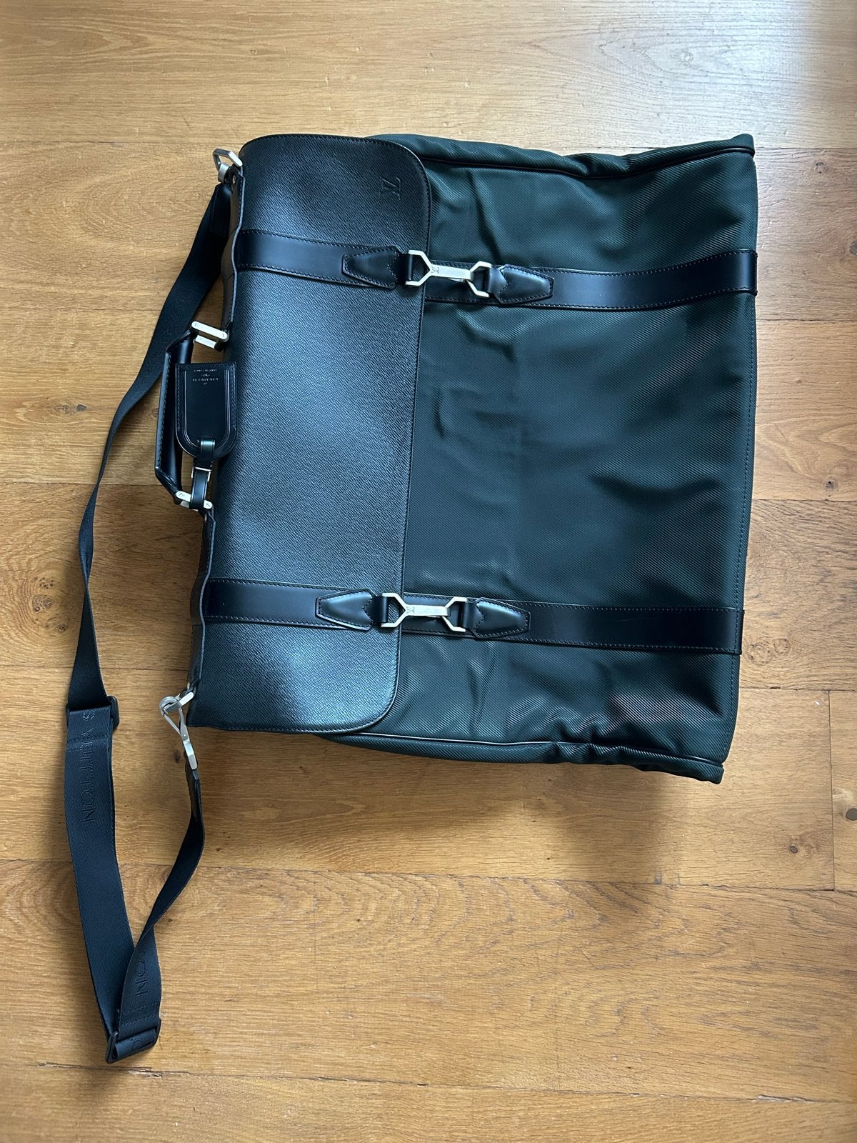 Louis Vuitton Garment Bag - Zo goed als nieuw, Sieraden, Tassen en Uiterlijk, 30 cm of meer, Ophalen of Verzenden, Zo goed als nieuw