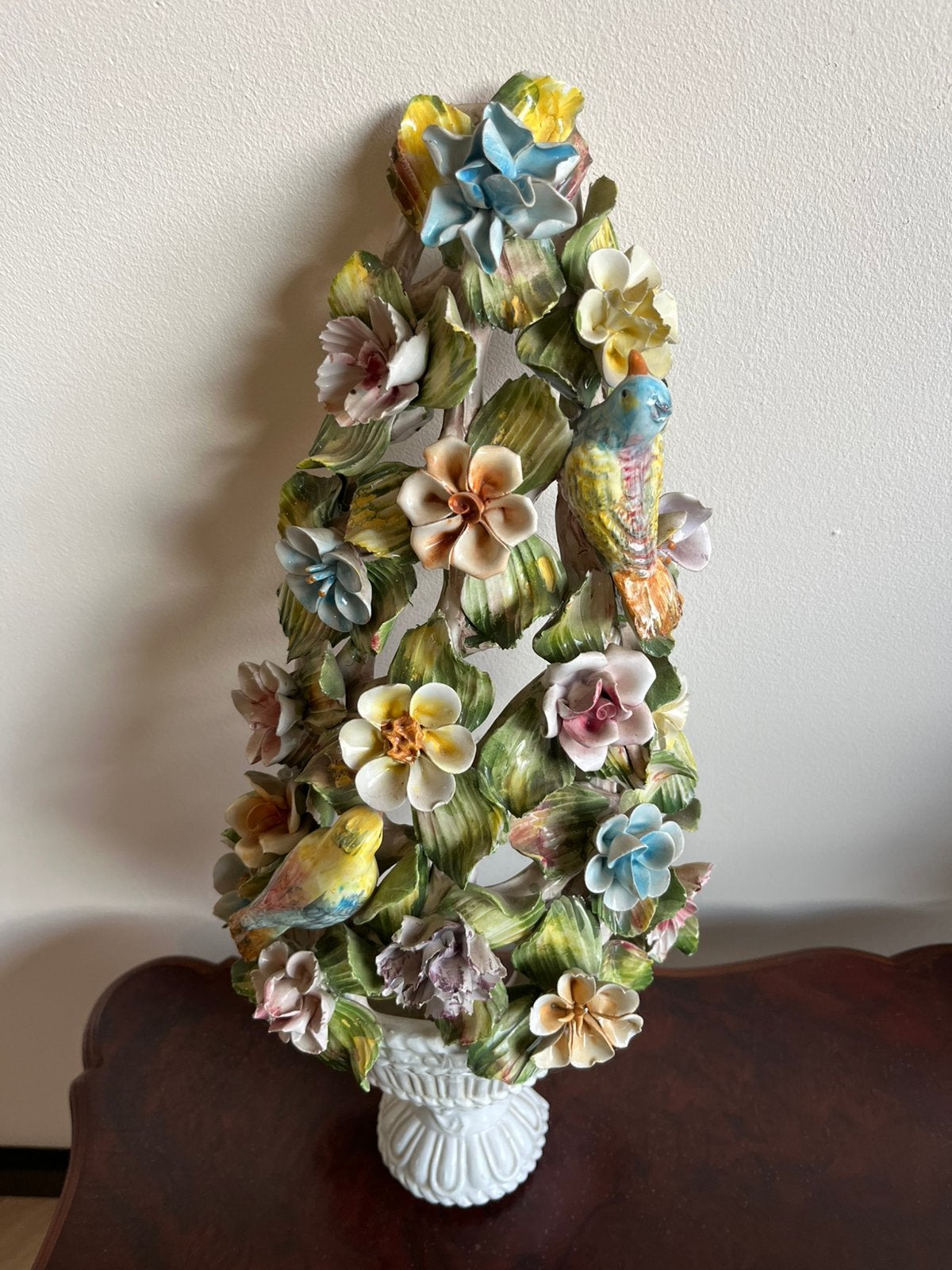 Antieke aardewerk wandlamp met bloemen en vogels van Bassano, Ophalen, Zo goed als nieuw