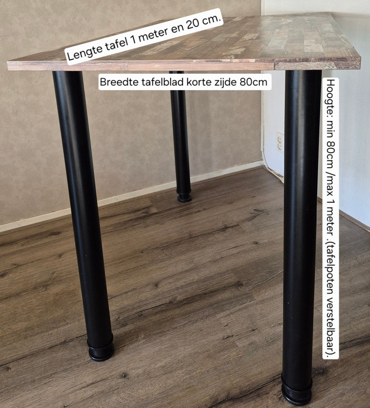 Een tafel en drie stoelen, Ophalen, Gebruikt, 50 tot 100 cm, Vierkant