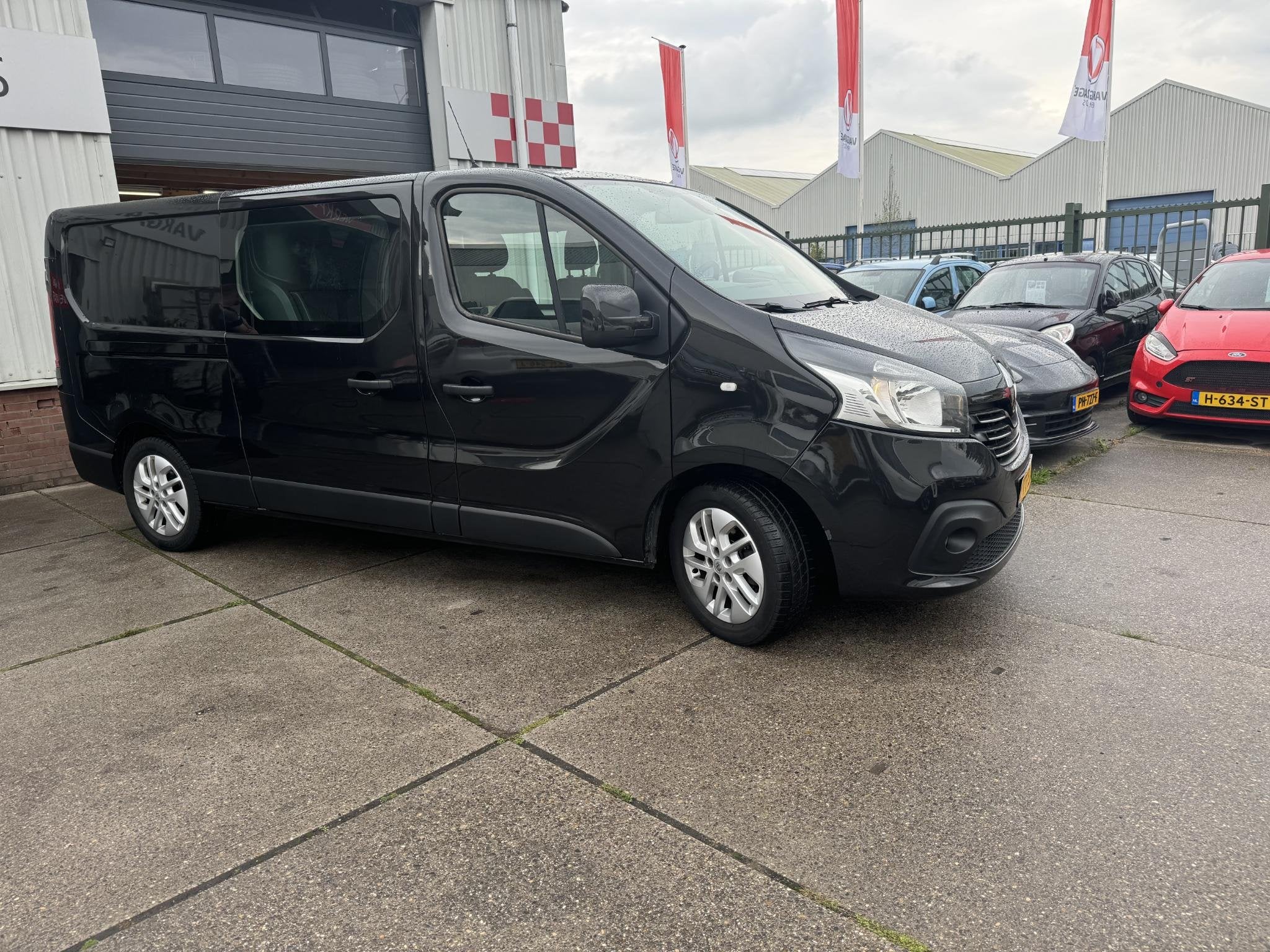 Renault Trafic 1.6 dCi T29 L2H1 DC Turbo2 Airco, cruise, cam, Voorwielaandrijving, Euro 5, Gebruikt, 4 cilinders