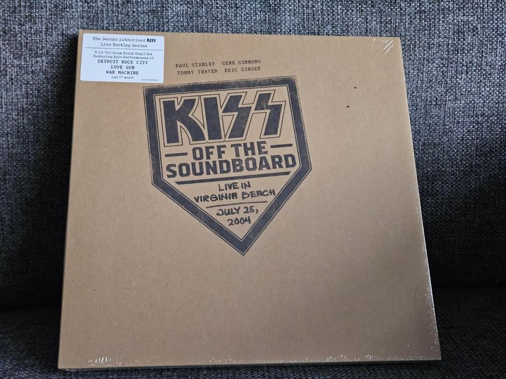 KISS - Off The Soundboard: Live in Virginia Beach 2004 (3LP), Boxset, Ophalen of Verzenden, 12 inch, Nieuw in verpakking
