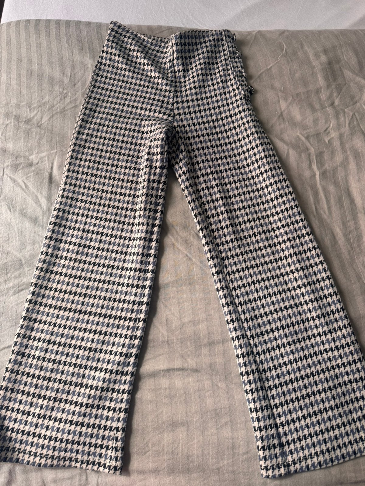 Flared broek maat 122/128, Ophalen of Verzenden, Zo goed als nieuw, Meisje, Broek