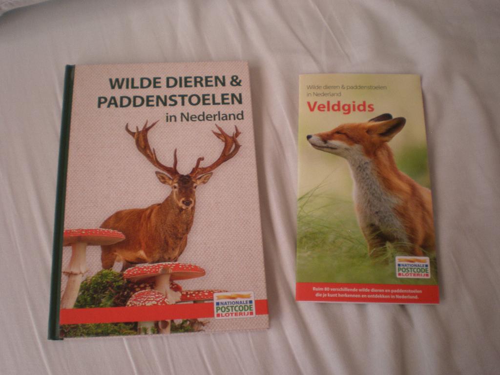 Boek,veldgids wilde dieren, paddestoelen in Nederland.Nieuw., Boeken, Ophalen of Verzenden, Nieuw, Natuur algemeen