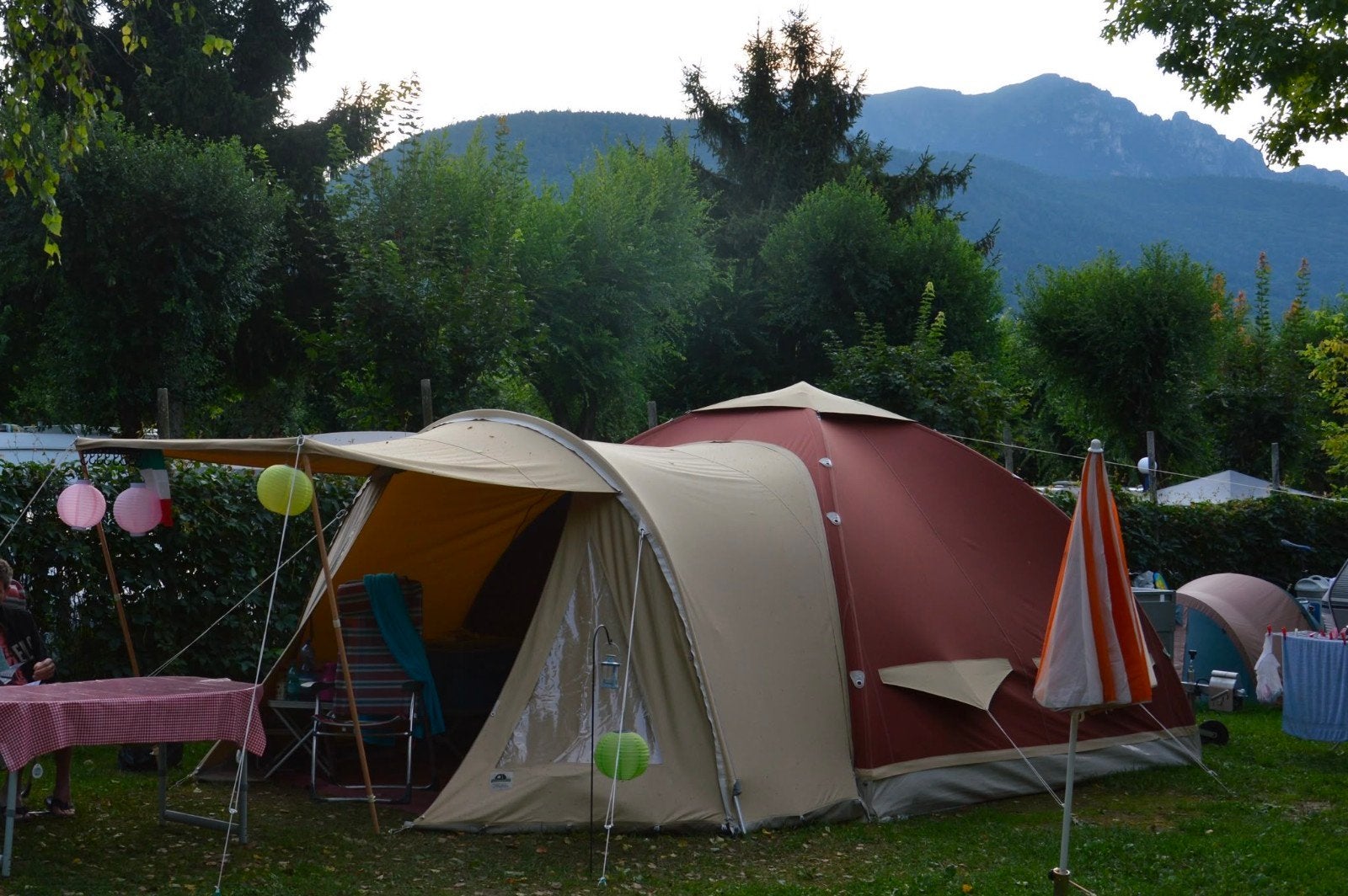 Karsten 380 opblaasbare tent met voortent en luifel, Caravans en Kamperen, Tenten, Ophalen of Verzenden, Gebruikt, Tot en met 4
