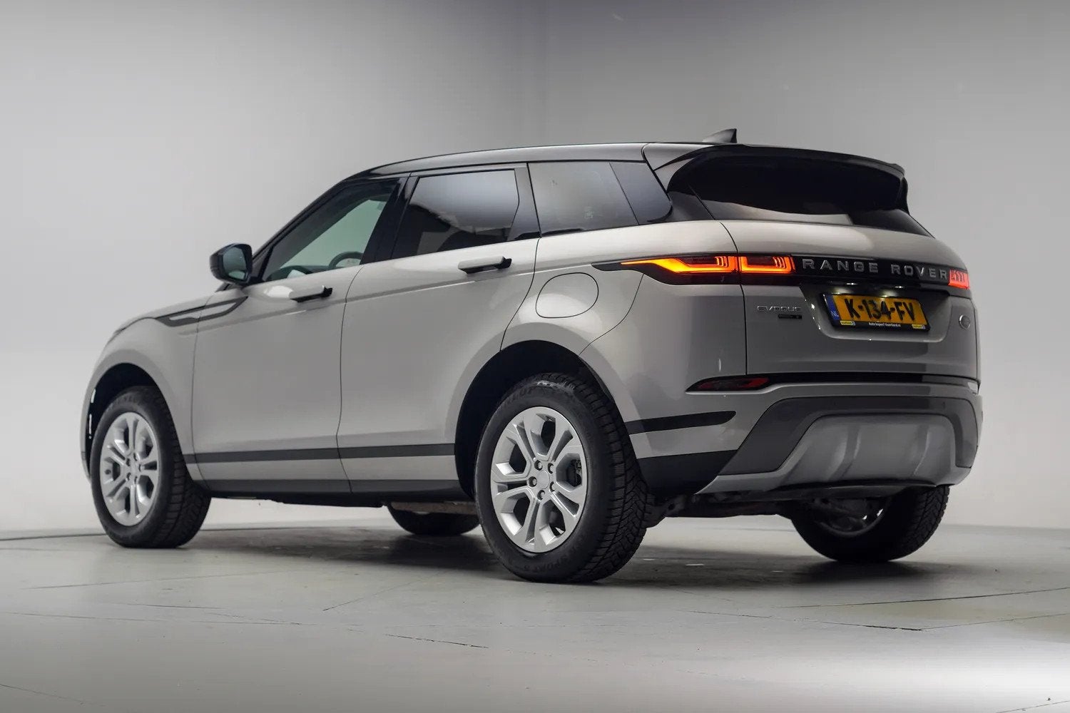 Land Rover Range Rover Evoque P300e AWD S [ Leder LED Apple/, Auto's, Automaat, 309 pk, Bedrijf, Hybride Elektrisch/Benzine