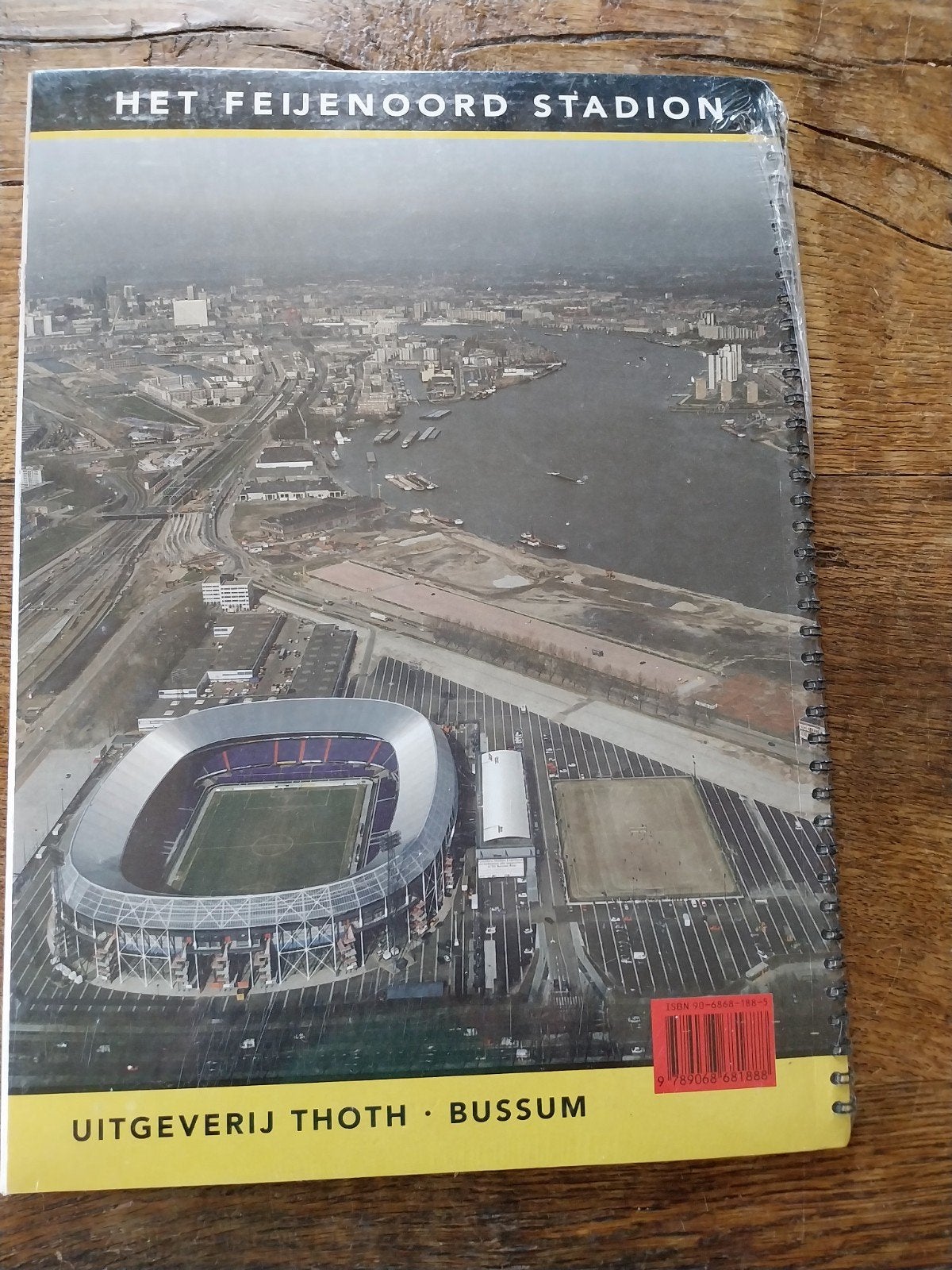 Nieuwe bouwplaat in plastic van de Feijenoordse Kuip, Hobby en Vrije tijd, Ophalen of Verzenden, Nieuw, Groter dan 1:35