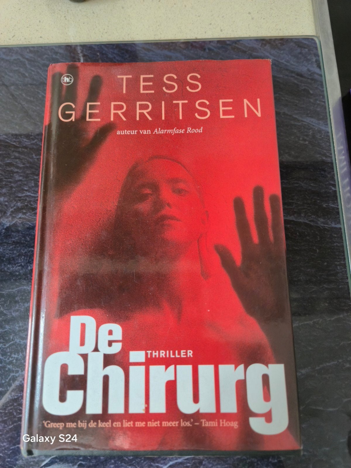 De Chirurg - Tess Gerritsen (Thriller), Boeken, Ophalen of Verzenden, Gelezen, Tess Gerritsen, Nederland