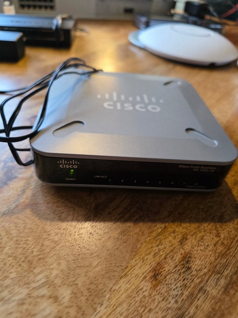 netwerk switch, patchpaneel, router en wifi versterker €10, Computers en Software, Ophalen of Verzenden, Gebruikt