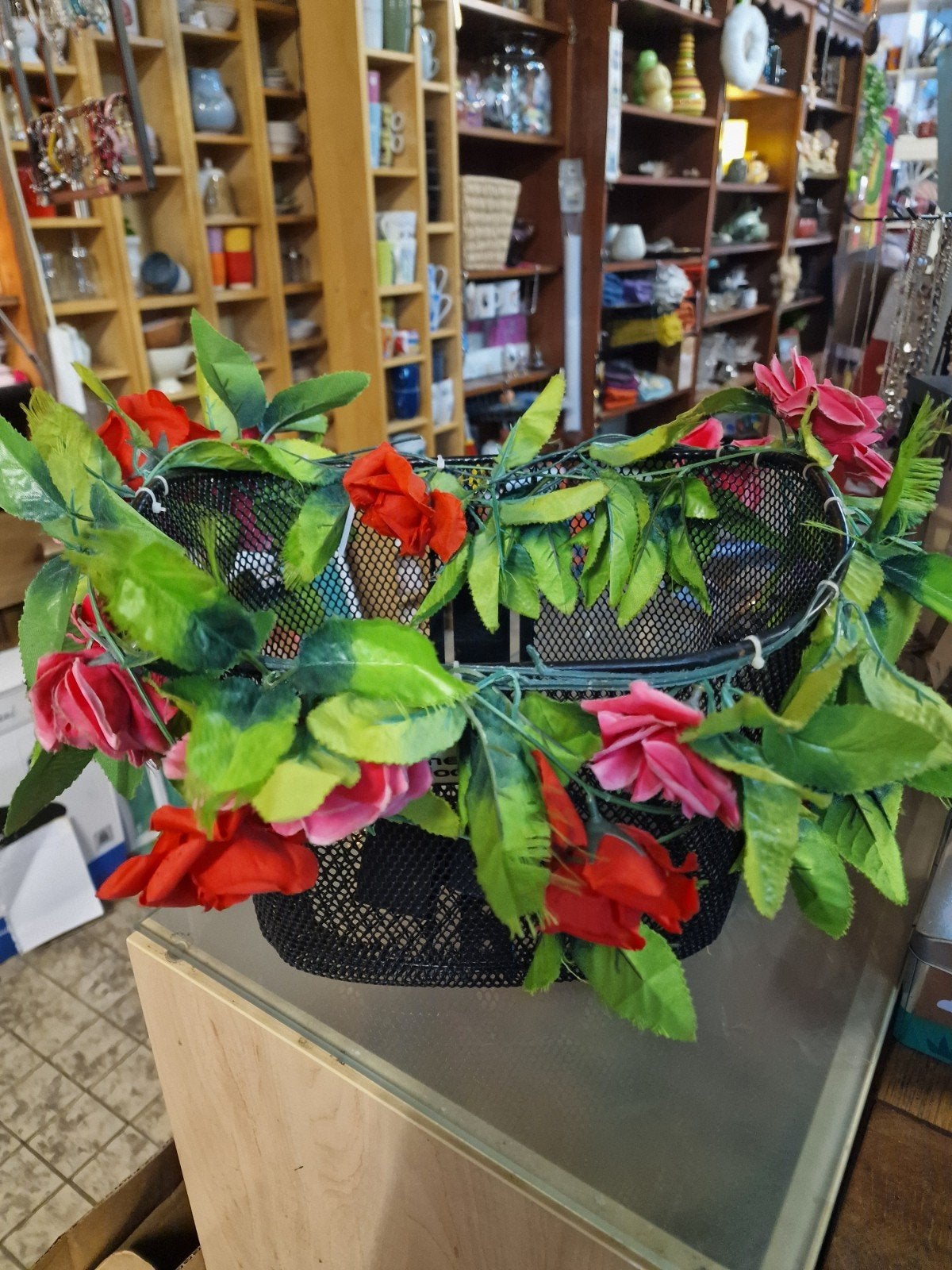 Fietsmand met bloemen en stuurbevestiging, Ophalen, Gebruikt, Fietsmand, Stuurbevestiging