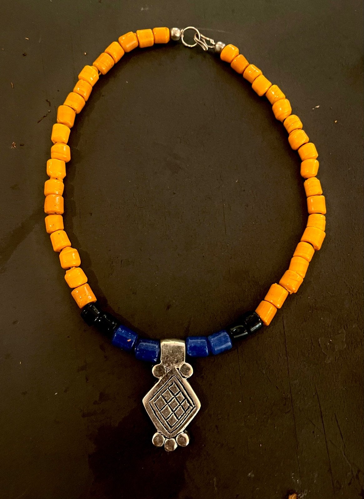 Vintage Marokkaanse Touareg ketting met zon en maan, Sieraden, Tassen en Uiterlijk, Gebruikt, Verzenden, Oranje, Overige materialen