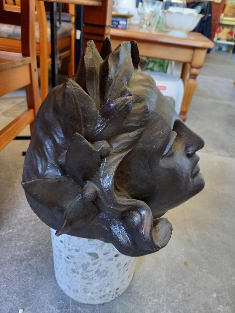 Bronzen beeld Metusa, Ophalen